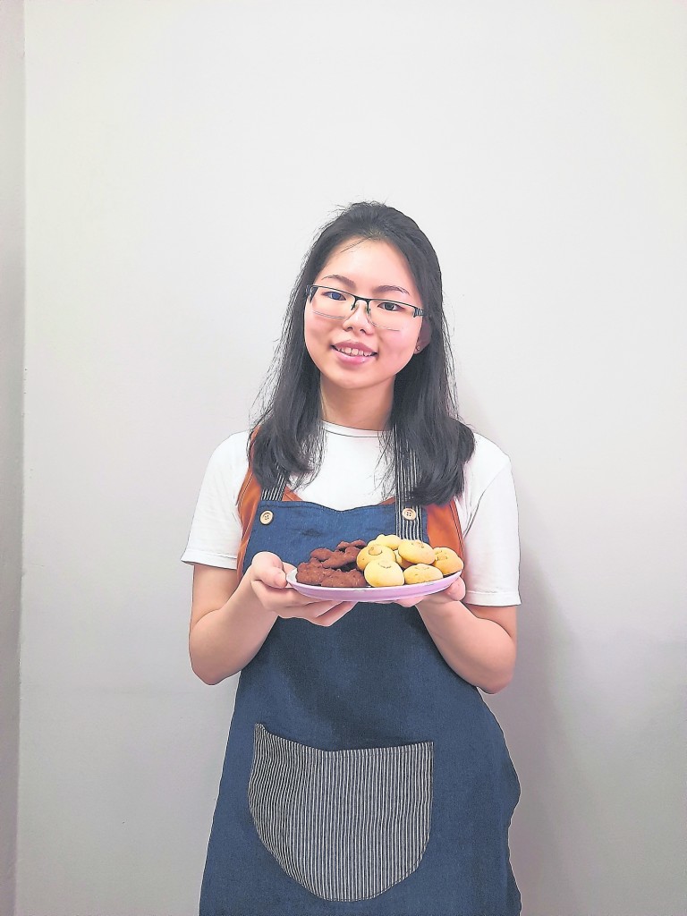 Jill Home Bakery创办人郑莉婷（Jillian）对妈妈制作的古早味蛋糕满满回忆，在母亲影响下她爱上了烘焙，如今还创立了自家品牌的烘焙网店。