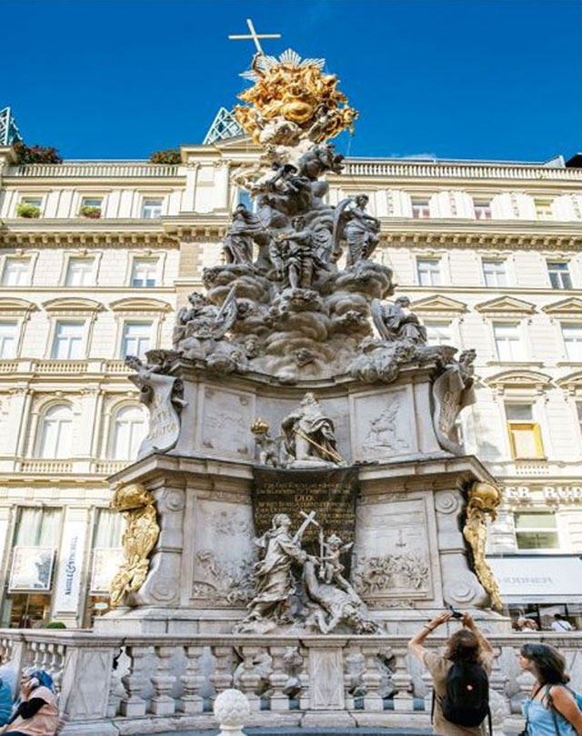 被称为黑死病的瘟疫使得欧洲2,500万人丧命。图为位于奥洲首都维也纳最繁华的格拉本大街的黑死病纪念柱。