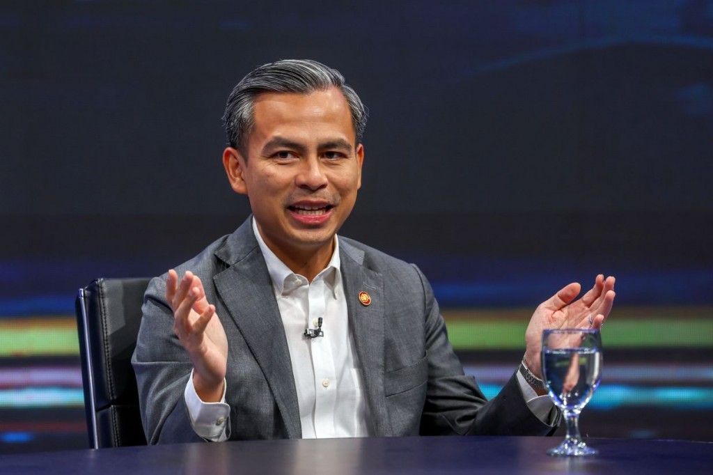 KUALA LUMPUR, 13 Dis -- Menteri Komunikasi dan Digital Ahmad Fahmi Mohamed Fadzil dalam program rancangan Naratif Khas bertajuk 'Membina Naratif Baru' terbitan Radio Televisyen Malaysia (RTM) hari ini. -- fotoBERNAMA (2022) HAK CIPTA TERPELIHARA