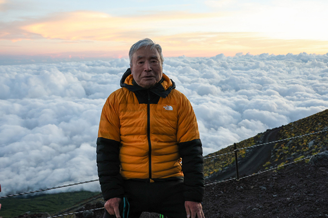 能够再次登上富士山，和亲友一起观赏日出，三浦表示“此生永远难忘。”