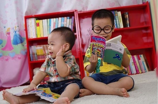 培养孩子阅读是一个非常好的习惯，可以增长学识。