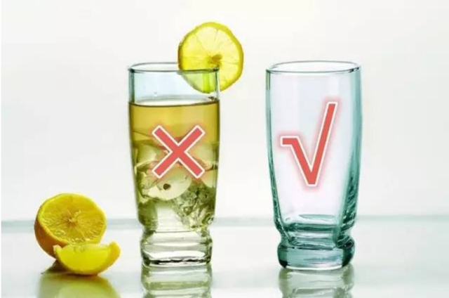晨起最适宜喝温开水，不予水中添加任何饮料。