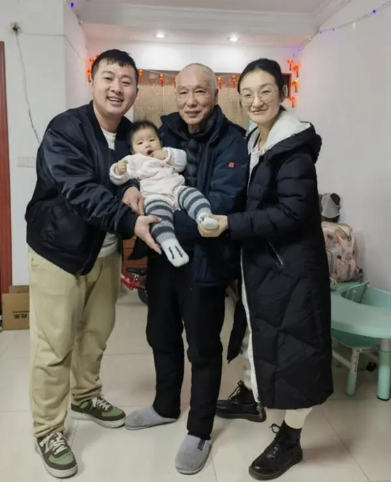 上海一名房东与7年租客情同家人，平时还帮忙煮饭、带小孩。