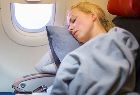 搭机3NG行为包括“起飞前睡着”。