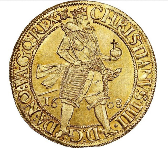 丹麦黄油大亨、收藏家Lars Emil Bruun（1852～1923年）一生收藏了来自丹麦、挪威、瑞典等多个国家的大量稀有硬币、奖章和纸币，甚至包括1016～1035年丹麦克努特大帝统治英国时的大量古钱币。 