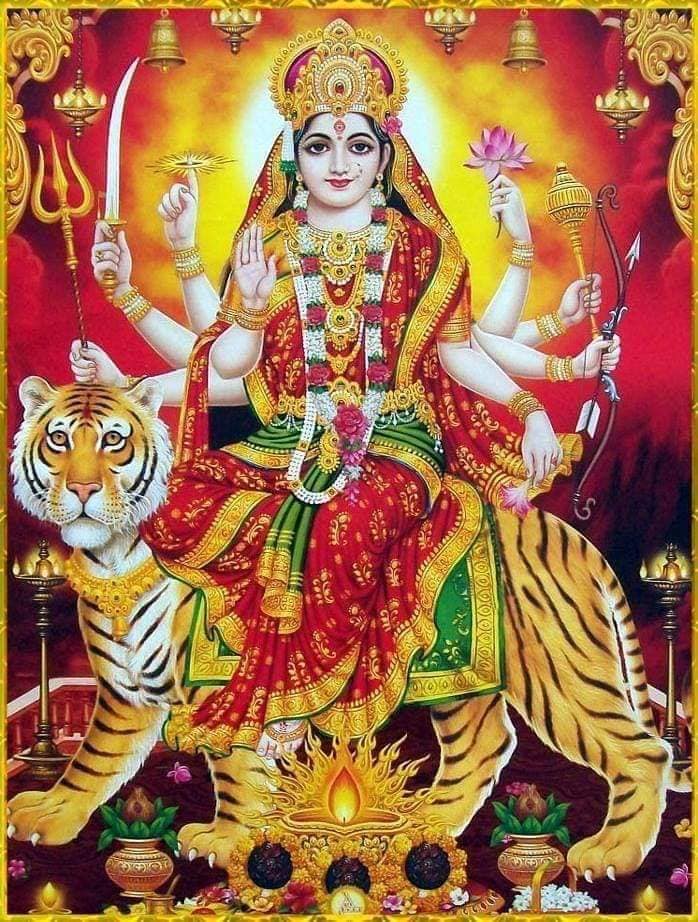杜尔伽是印度教女神，拥有十臂，能保护生灵也能毁灭生灵。