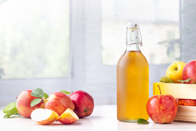 Healthy,Organic,Food.,Apple,Cider,Vinegar,In,Glass,Bottle,And